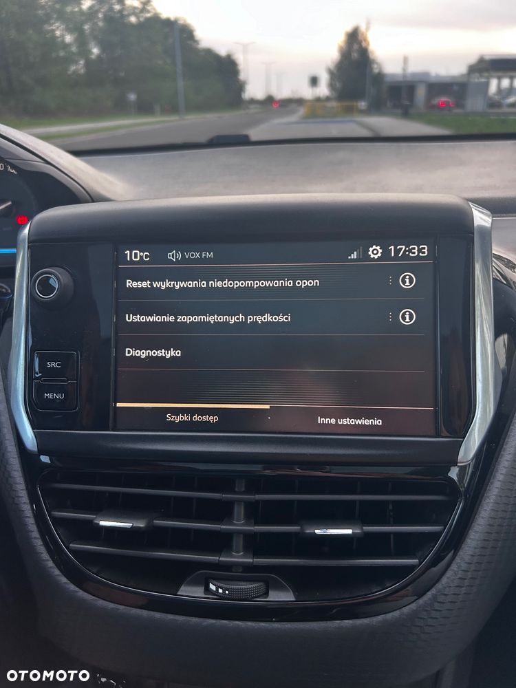 Peugeot 2008 Blue-HDi FAP 100 STOP & START Style - 15