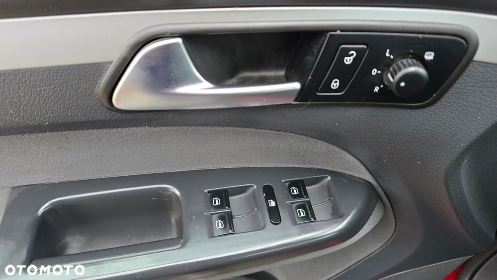 Volkswagen Touran 1.6 TDI DPF BlueMotion Technology Highline - 11