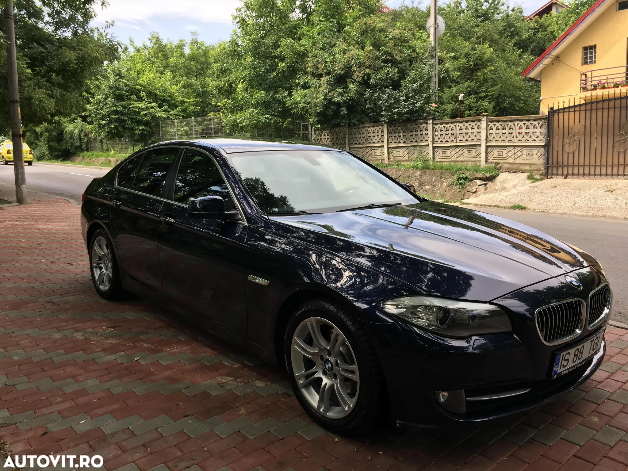 BMW Seria 5 520d - 3