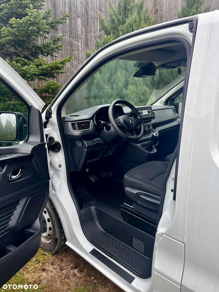 Renault Trafic - 16