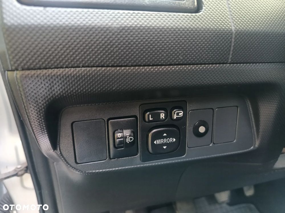 Toyota Auris 1.6 Sol - 19