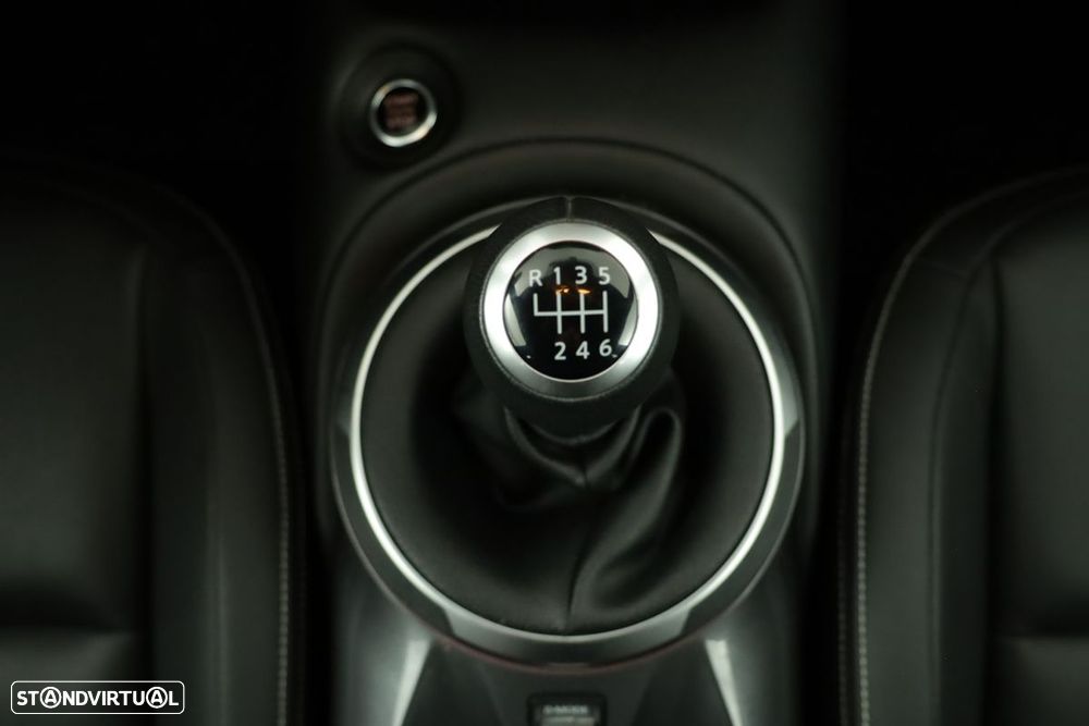 Nissan Juke 1.0 DIG-T Tekna — fotografia 12