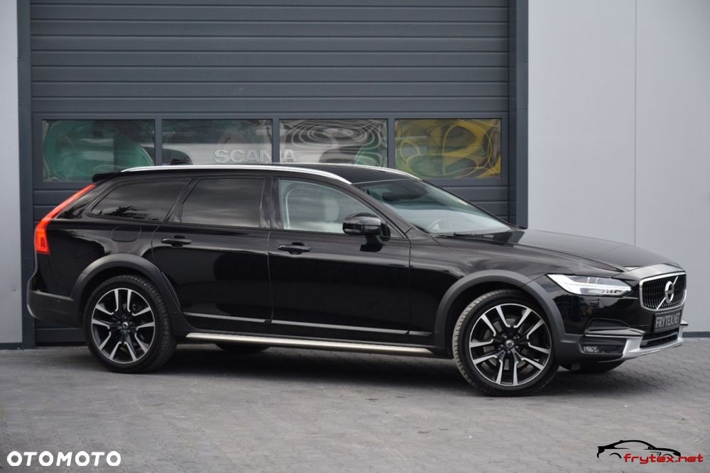 Volvo V90 Cross Country - 2
