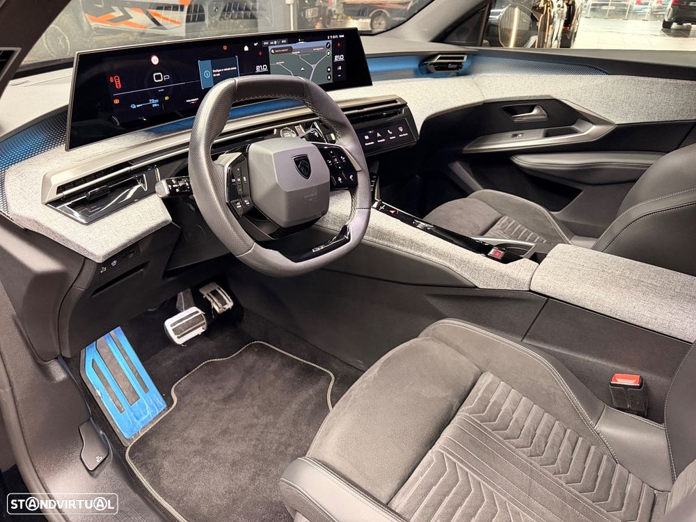 Peugeot E-3008 210 GT EXCLUSIVE - 13