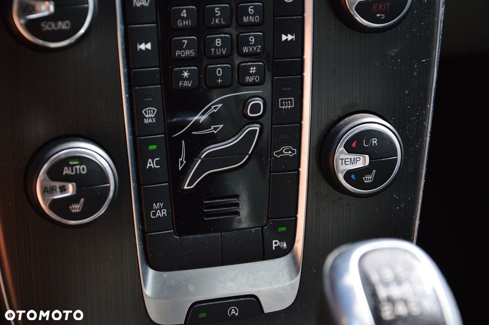 Volvo V40 D4 Summum - 19