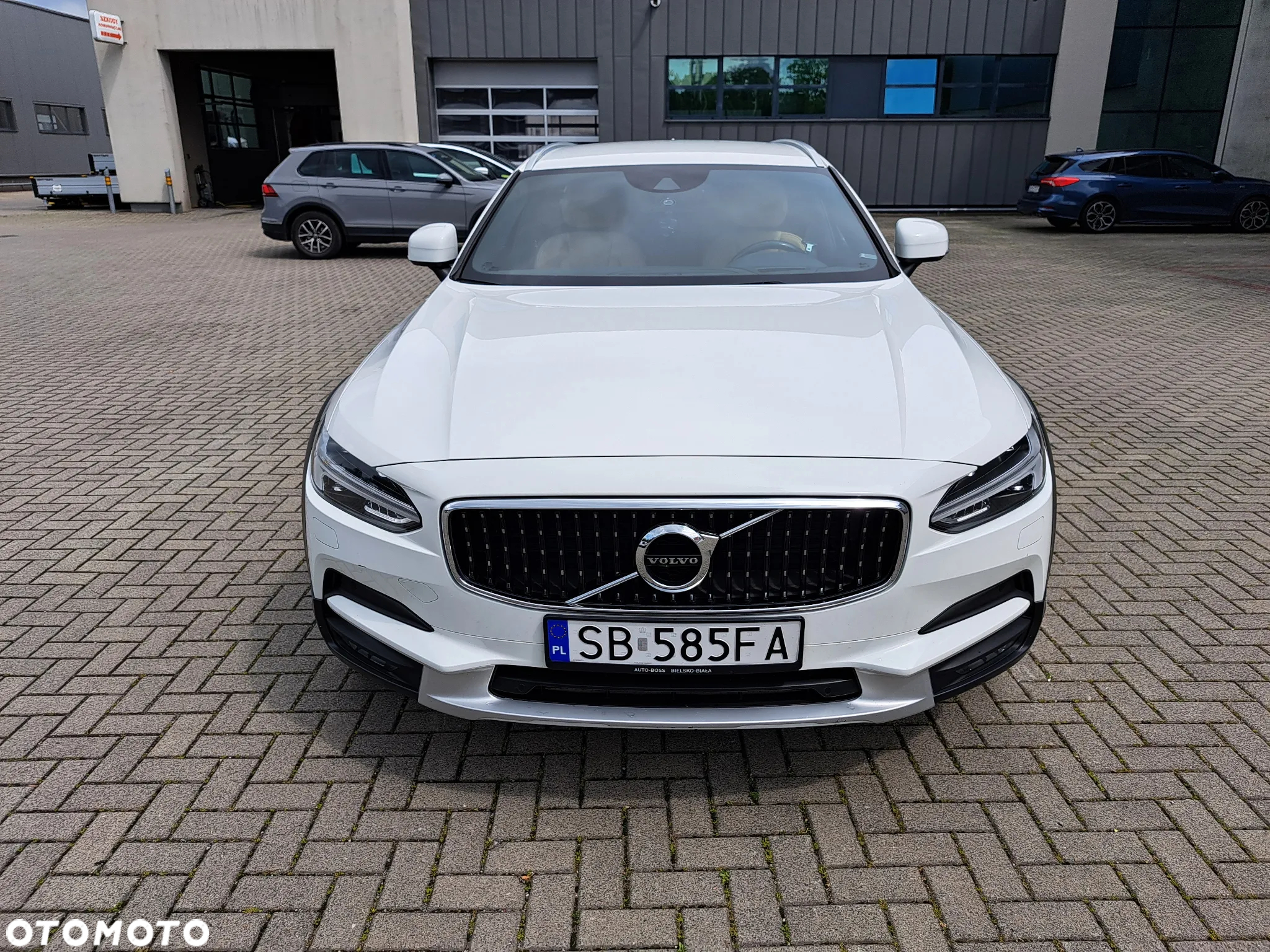 Volvo V90 Cross Country D4 AWD Geartronic Pro - 2