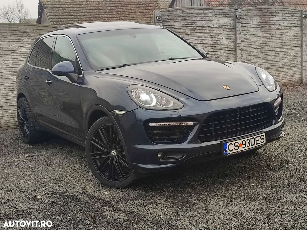 Porsche Cayenne - 1