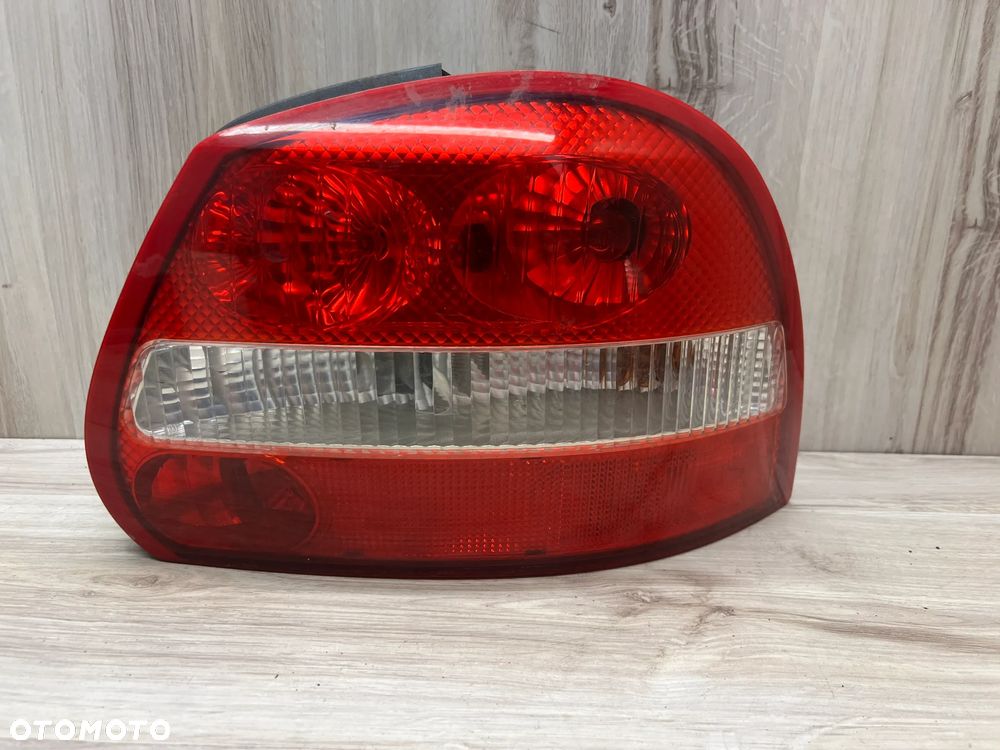 LAMPA TYLNA PRAWA JAGUAR X TYPE KOMBI