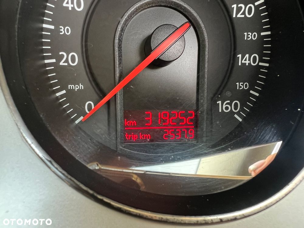 Volkswagen Passat 2.0 TDI DPF Highline - 13