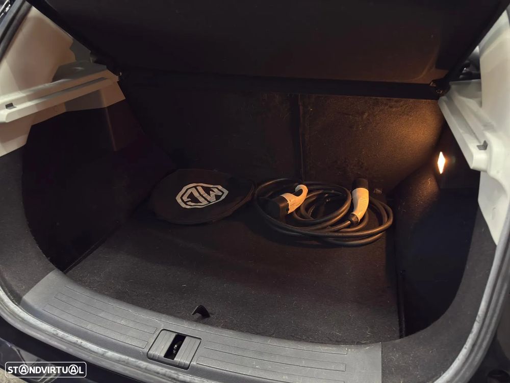 MG ZS EV 44.5 kWh Luxury - 11