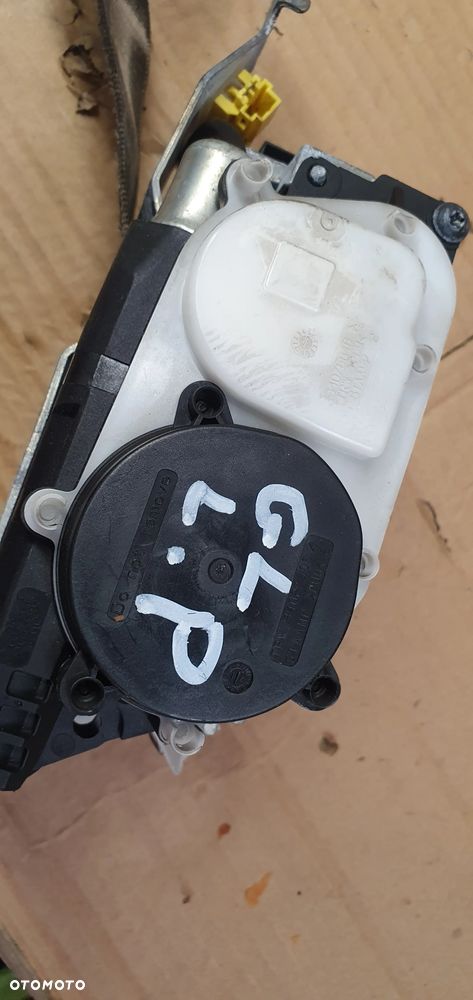 Pas bezpieczeństwa napinacz lewy przód przedni lewy Mercedes GL X166 W166 A1668601300 - 9
