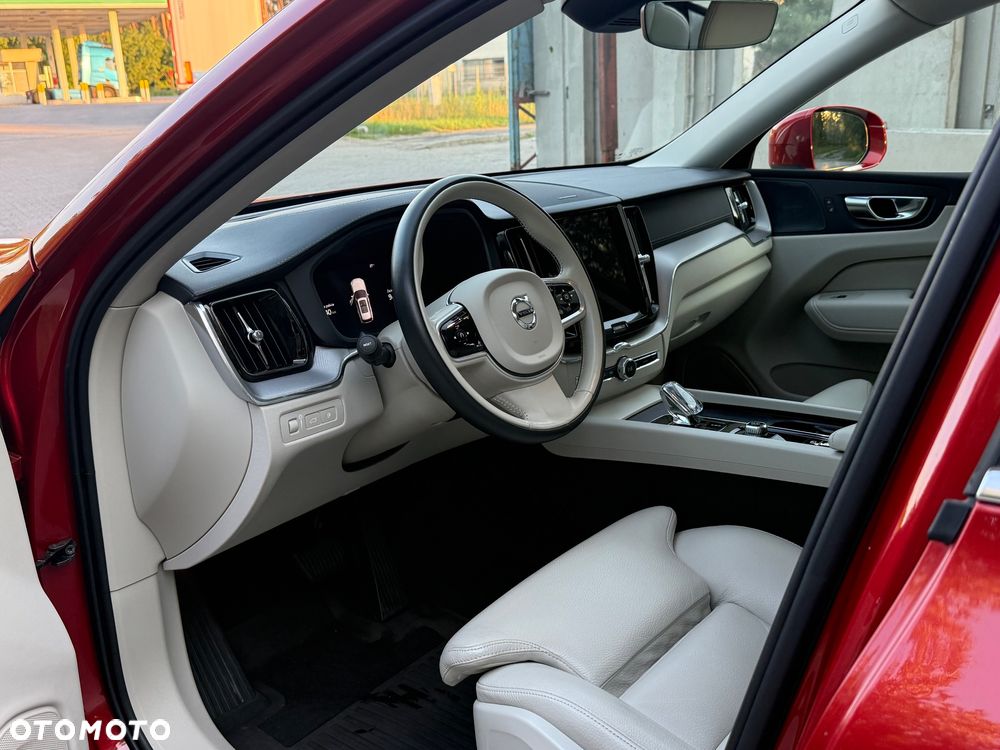 Volvo XC 60 T6 Plug-In Hybrid AWD Inscription - 10