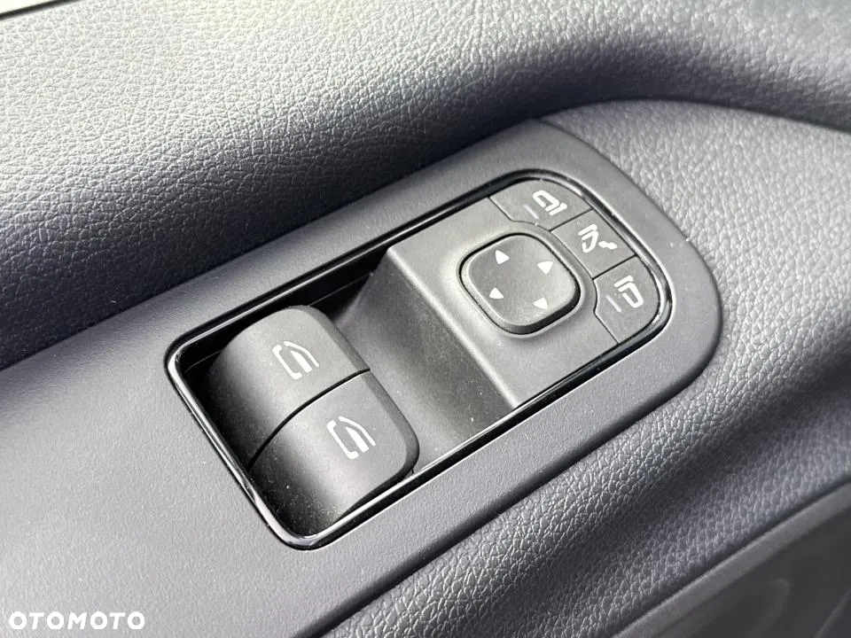 Mercedes-Benz Sprinter - 12