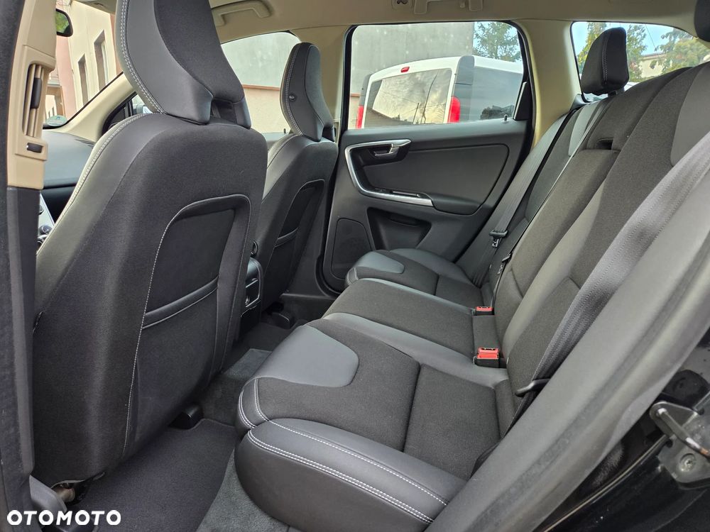 Volvo XC 60 D3 Summum - 16