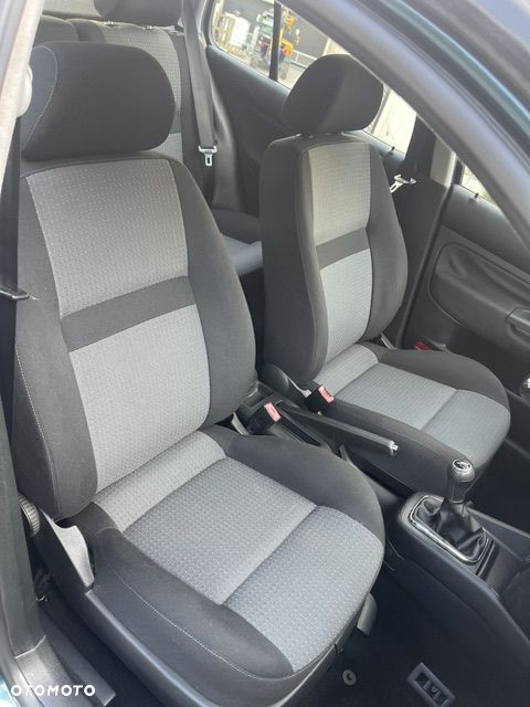 Volkswagen Golf - 26