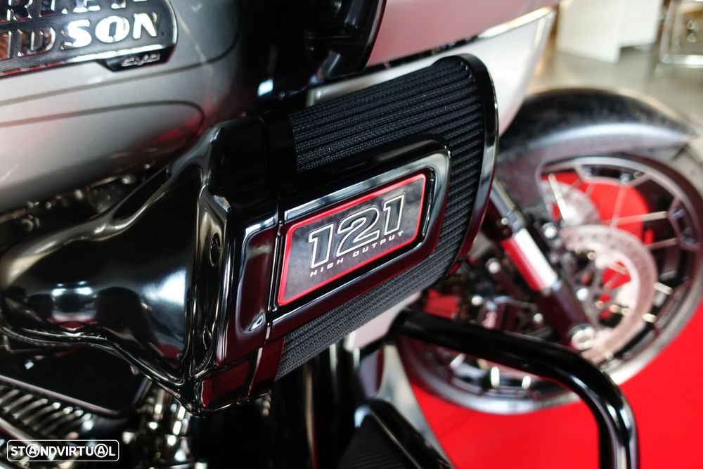 Harley-Davidson Road Glide CVO - 6
