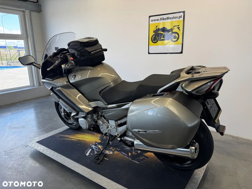 Yamaha FJR - 6