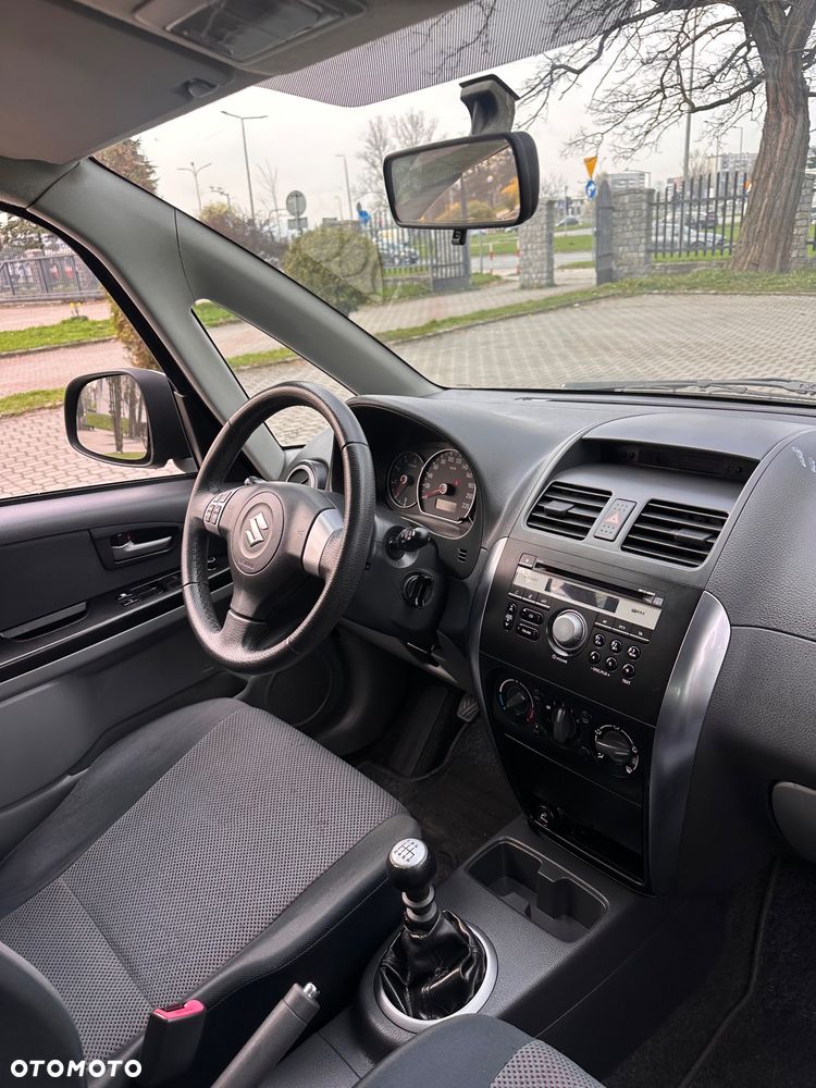 Suzuki SX4 1.9 DDiS DPF 4x4 Comfort - 26