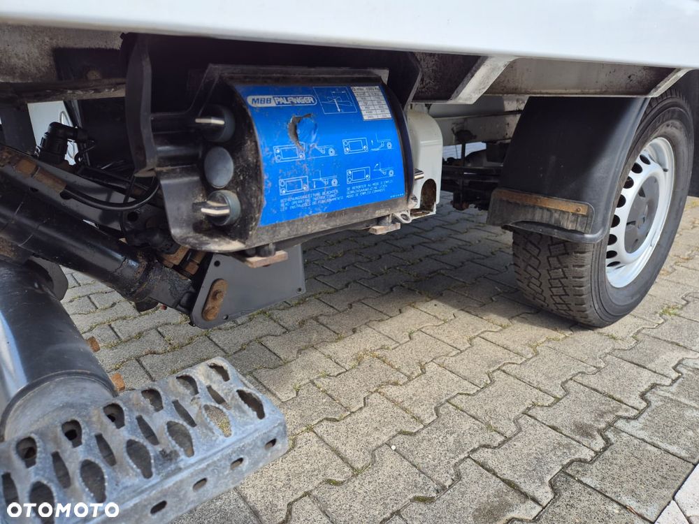 Mercedes-Benz Sprinter 316 CDi / KONTENER / 1 WŁ / WINDA PALFINGER / SOLIDNY KONTENER / 3 MIEJSCA / BEZWYPADKOWY / TEMPOMAT / PODGRZEWANY FOTEL / STAN BARDZO DOBRY - 18