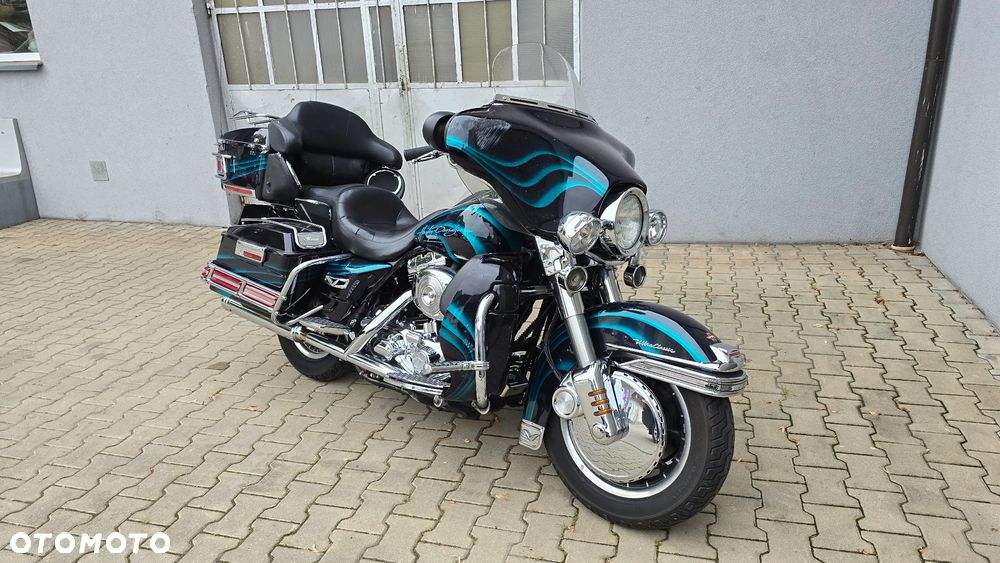 Harley-Davidson FLHTCU Ultra - 3