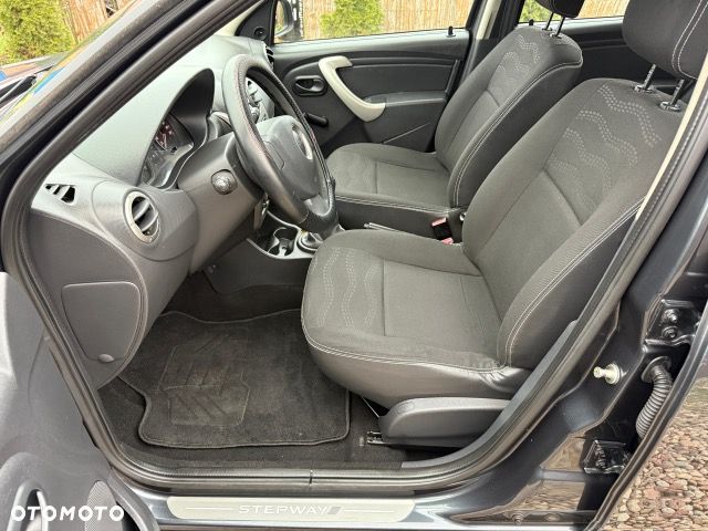 Dacia Sandero Stepway 1.6 - 12