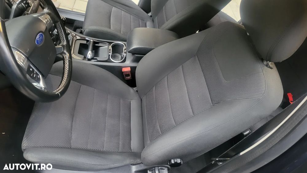 Ford S-Max - 17