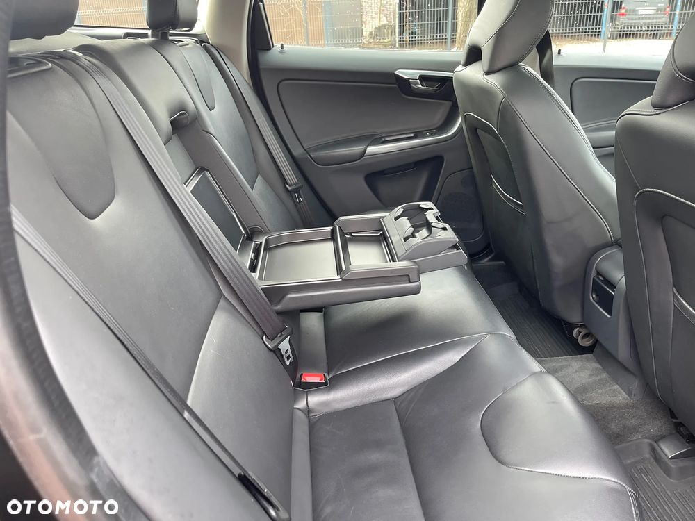 Volvo XC 60 D3 Drive-E Summum - 9