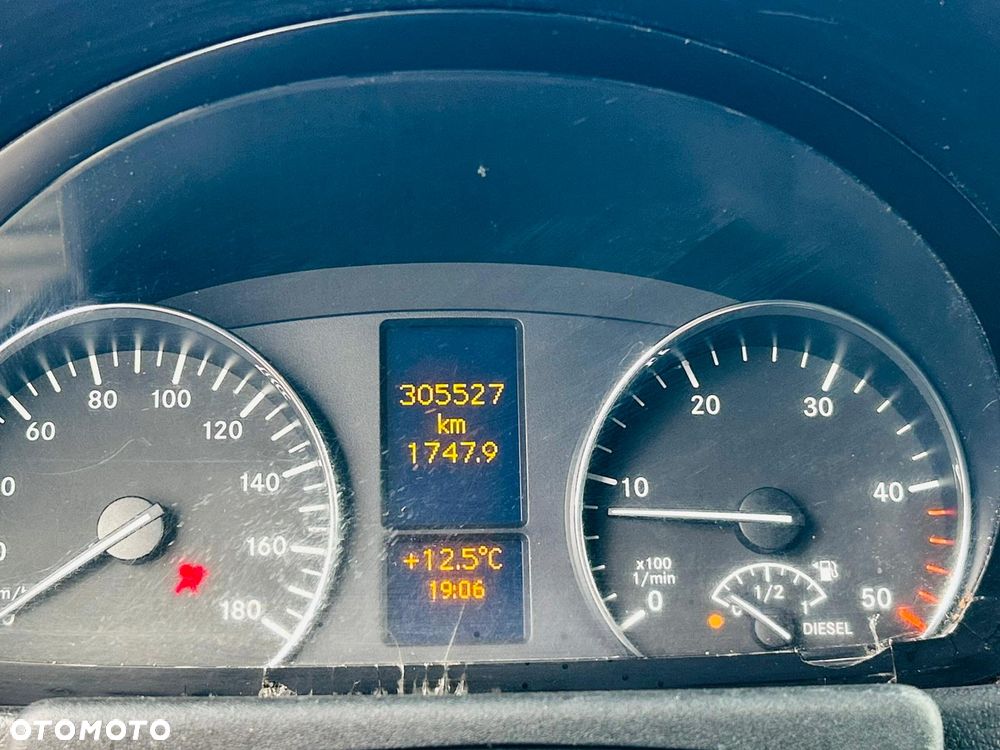 Mercedes-Benz Sprinter - 20