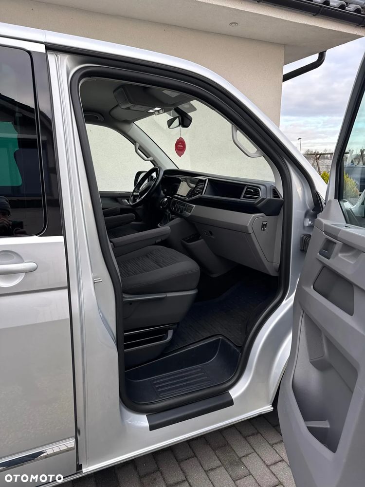 Volkswagen Caravelle - 10