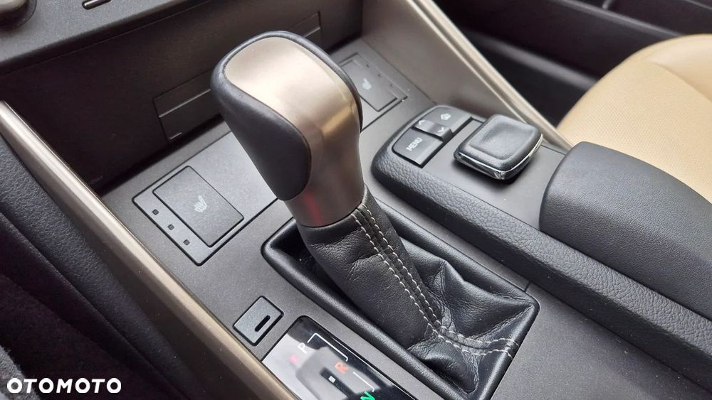 Lexus IS 200t Comfort - 19
