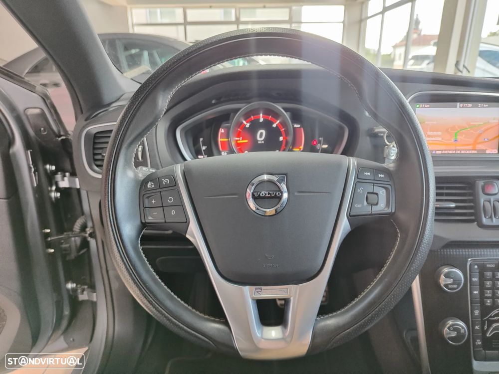 Volvo V40 2.0 D3 R-Design - 28