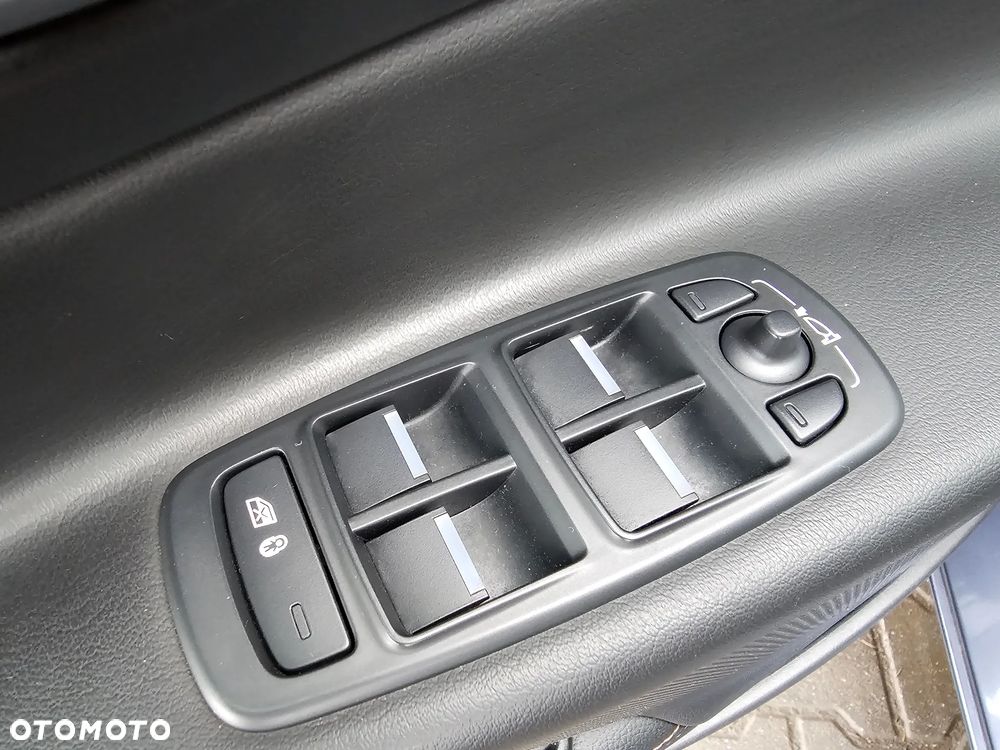 Jaguar XE E-Performance Portfolio - 26