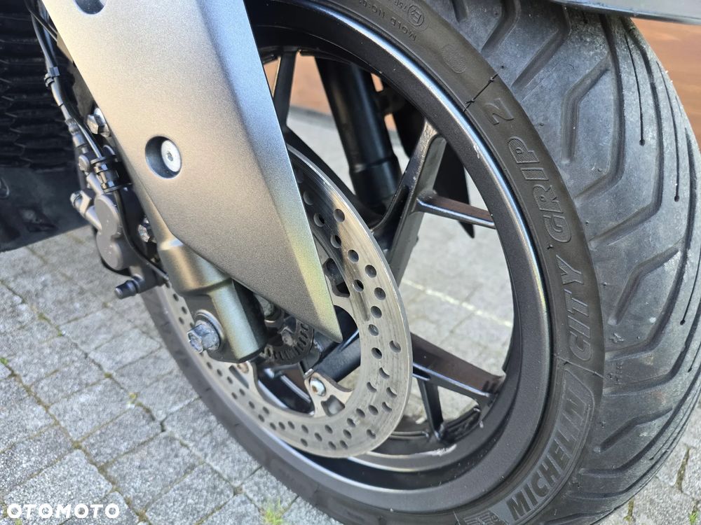 Yamaha X-max - 8