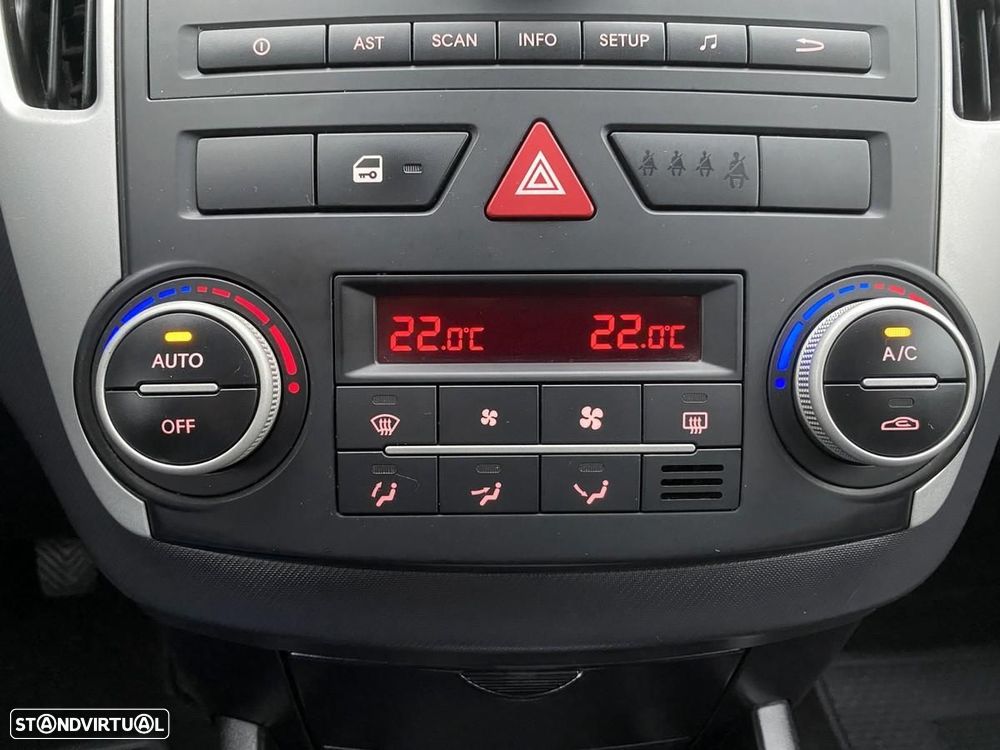 Kia Ceed SW 1.6 CRDi EX ISG - 13