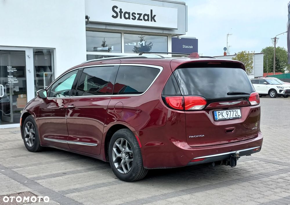 Chrysler Pacifica - 6