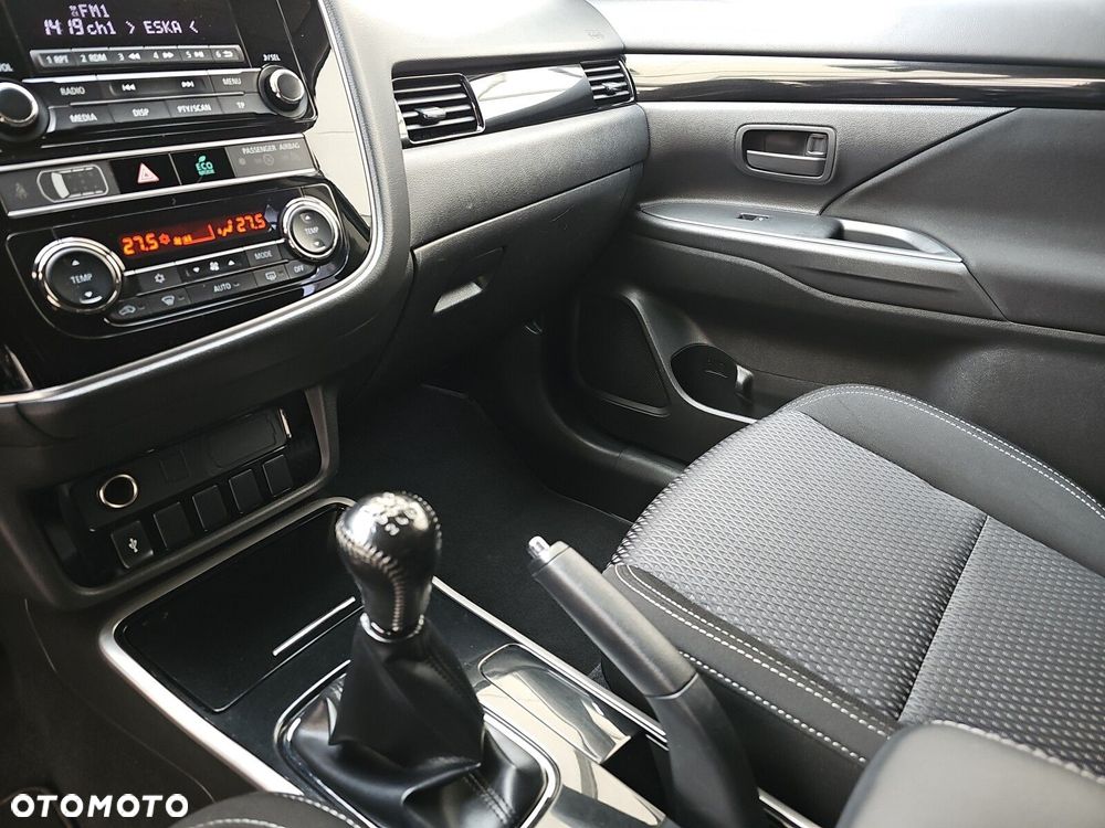 Mitsubishi Outlander - 21