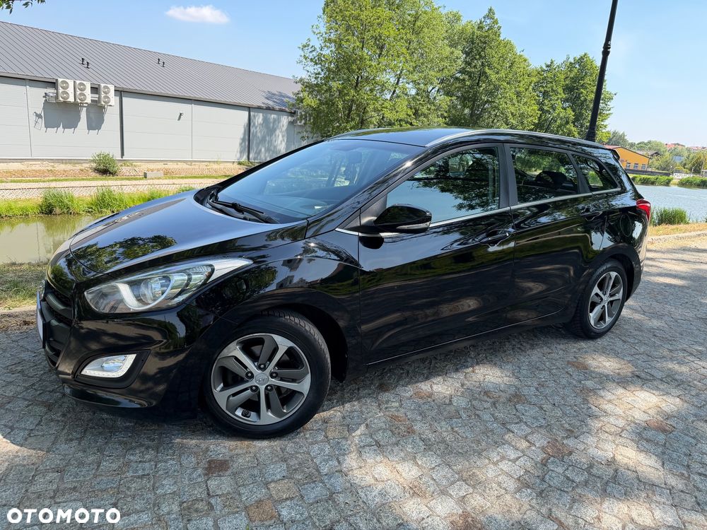 Hyundai i30 blue Kombi 1.6 CRDi Style - 15