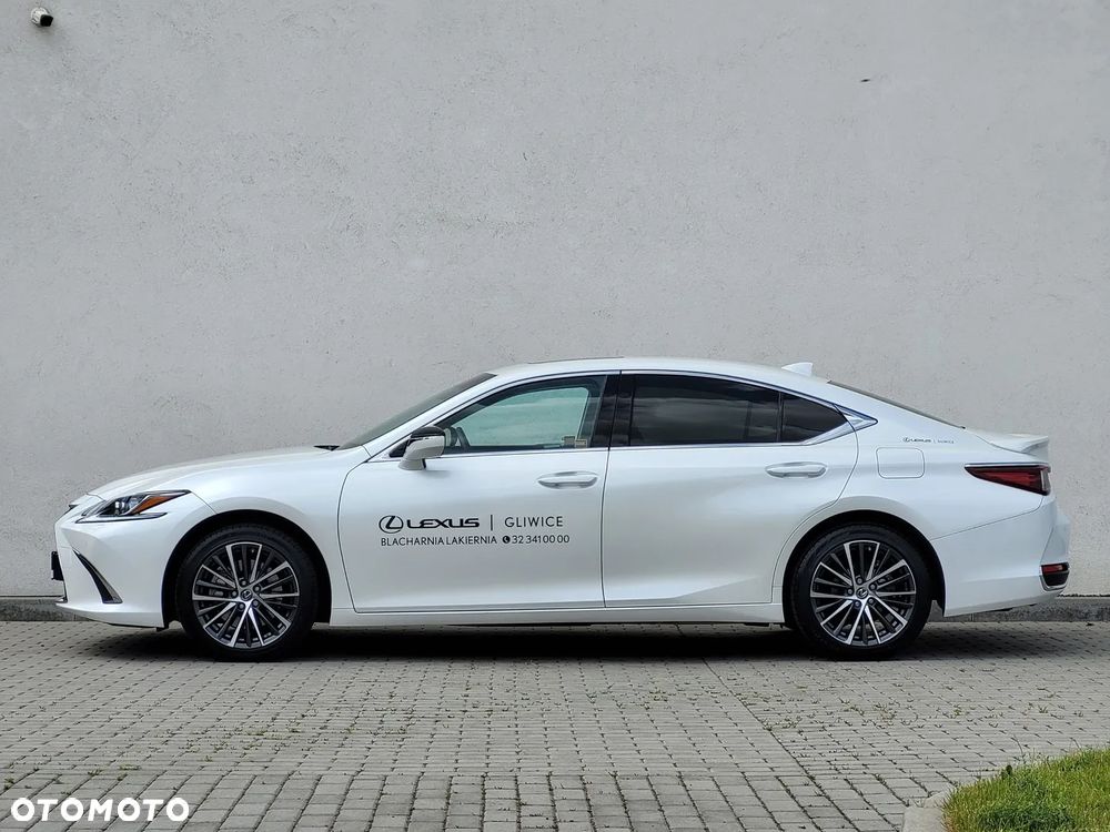 Lexus ES 300h Business Edition - 8