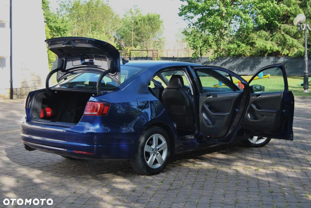 Volkswagen Jetta 2.0 TDI Match - 19