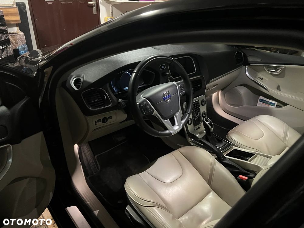 Volvo V40 T3 Drive-E Ocean Race - 11