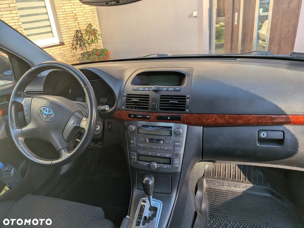 Toyota Avensis - 3