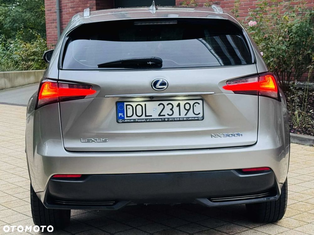 Lexus NX 300h Elite 2WD - 8