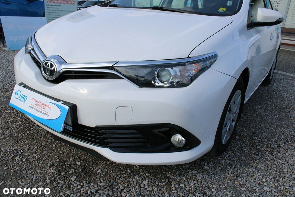 Toyota Auris - 11