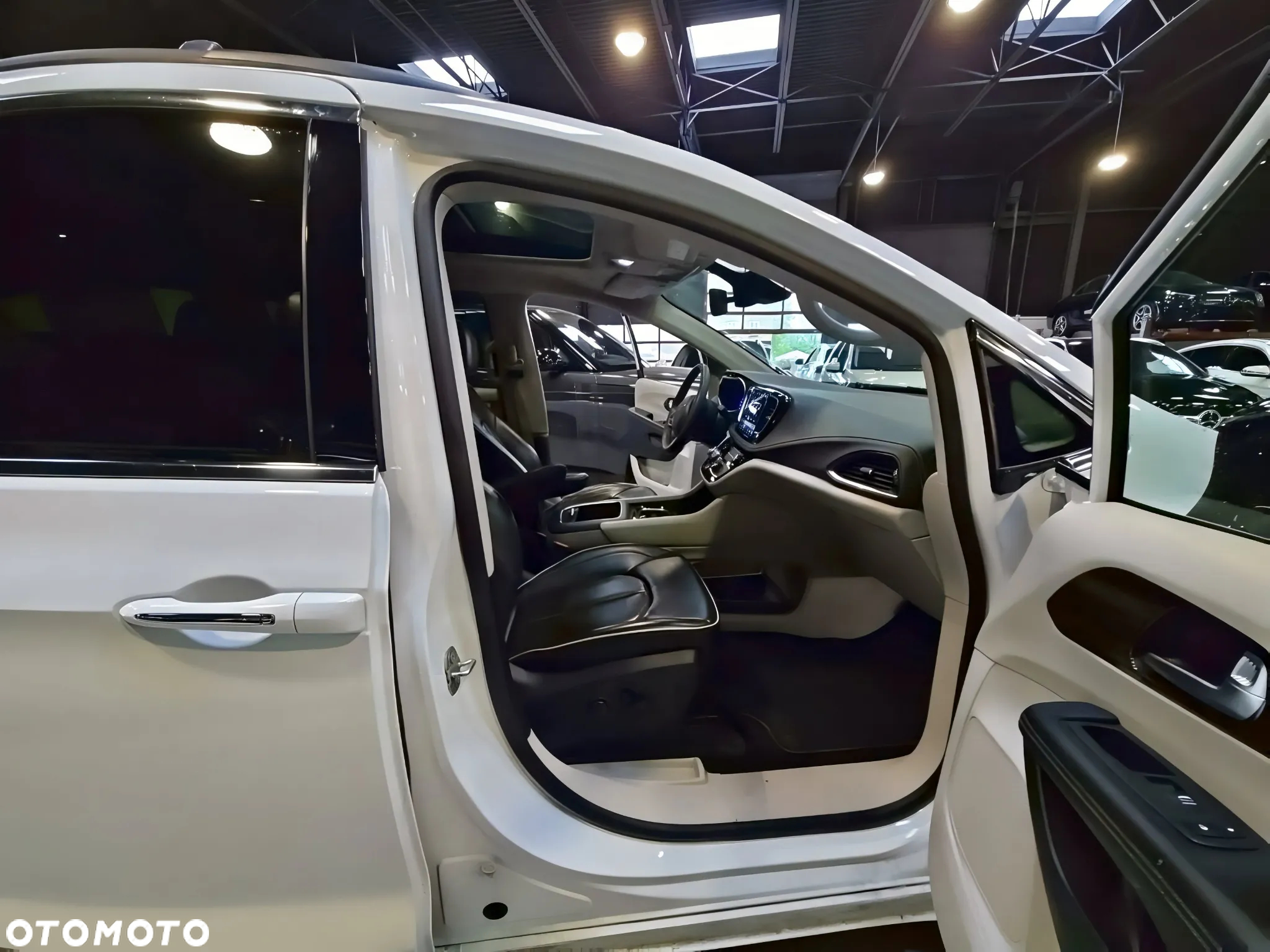 Chrysler Pacifica - 9