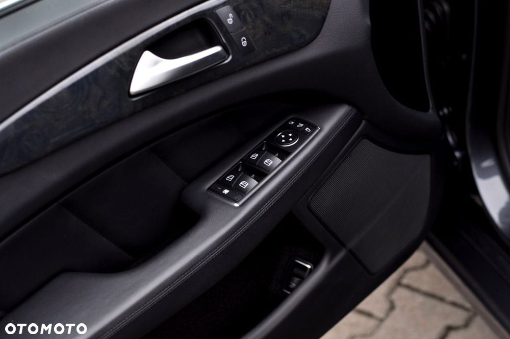 Mercedes-Benz CLS - 19