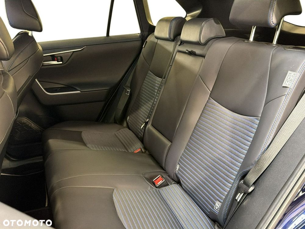 Toyota RAV4 - 10