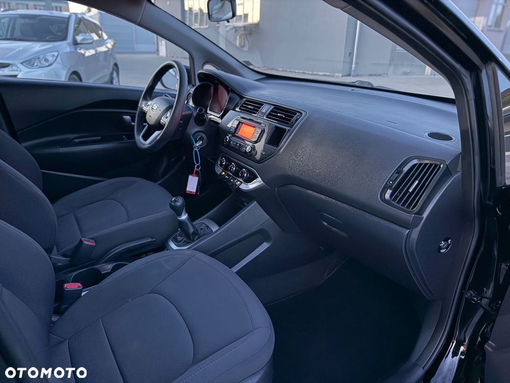 Kia Rio - 21