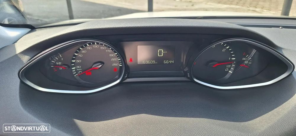 Peugeot 308 1.5 BlueHDi Active Pack - 26