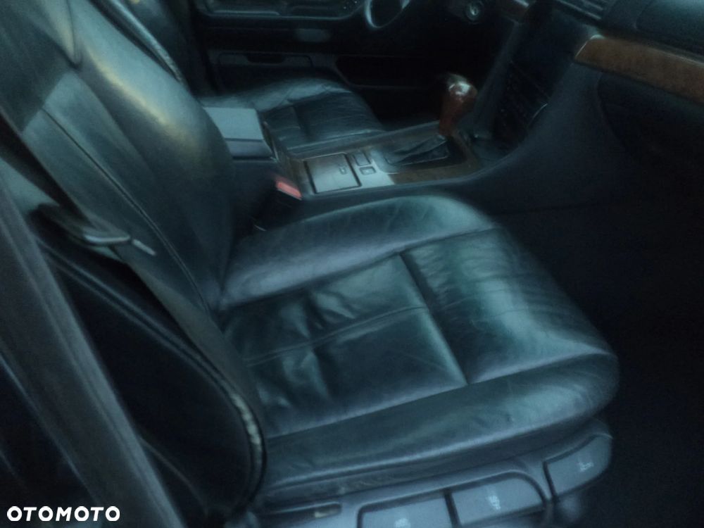 BMW Seria 7 728i L - 8