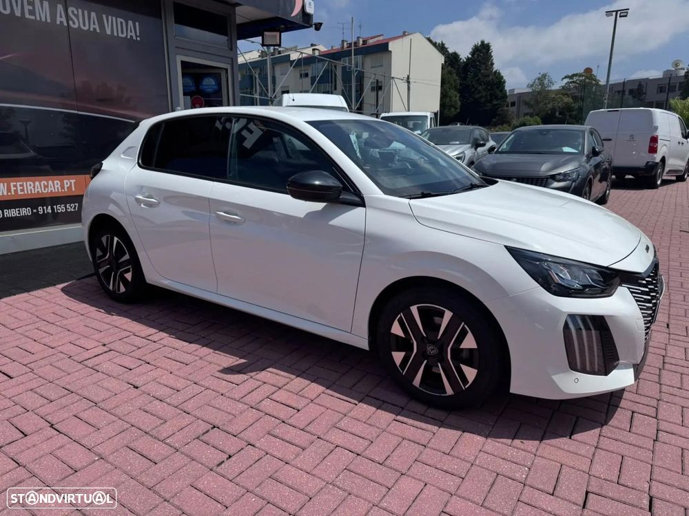 Peugeot 208 - 4
